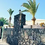 Semesterbostad Luxury Playa Roca Costa Teguise