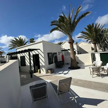 Luxury Playa Roca 度假居 *